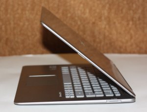 Тонкий Acer S3